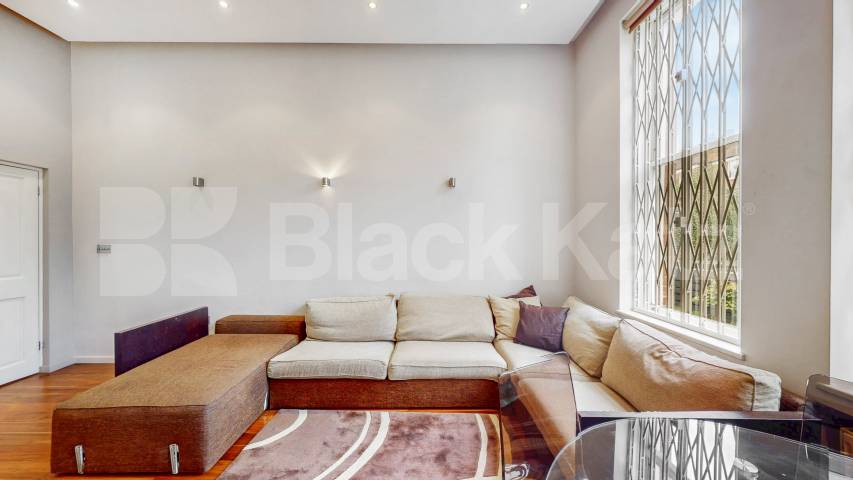 Modern Garden Flat Compayne Gardens, South Hampstead